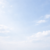 AGA治療を始めて3ヶ月、変化がなく立ち止まって考える時期を表す空のイメージ